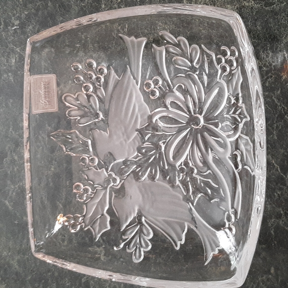 Gorham Crystal Bowl- Beautiful! Christmas Cardinals 8" Square 🕊🌲 - Picture 8 of 10